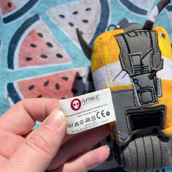 Borderlands Clap Trap Plushie Keychain - Picture 2 of 4